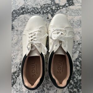 SOUL Naturalizer White and Black Casual Sneakers